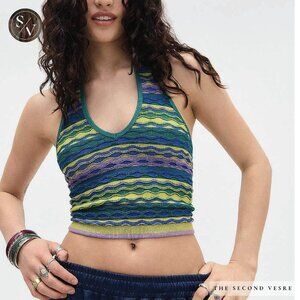 NWT - Urban Outfitters - Wavy Seamless Knit Cropped Halter Top - XXS/XS